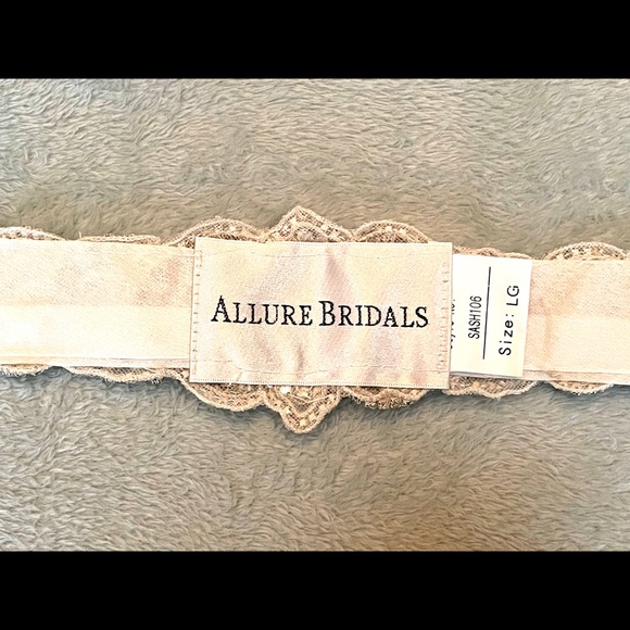 Allure Bridal Sash w Swarovski Crystals Never Worn main image 5